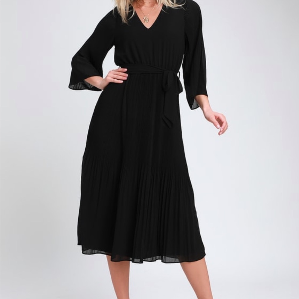 Lulus Flirty and Thriving Black Pleated Midi Dress